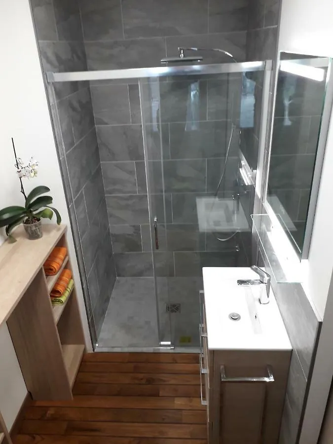 B&B La Cabane Insolite Mones 0*,
